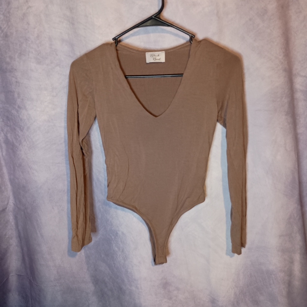Black Bead Taupe V-neck Bodysuit‎